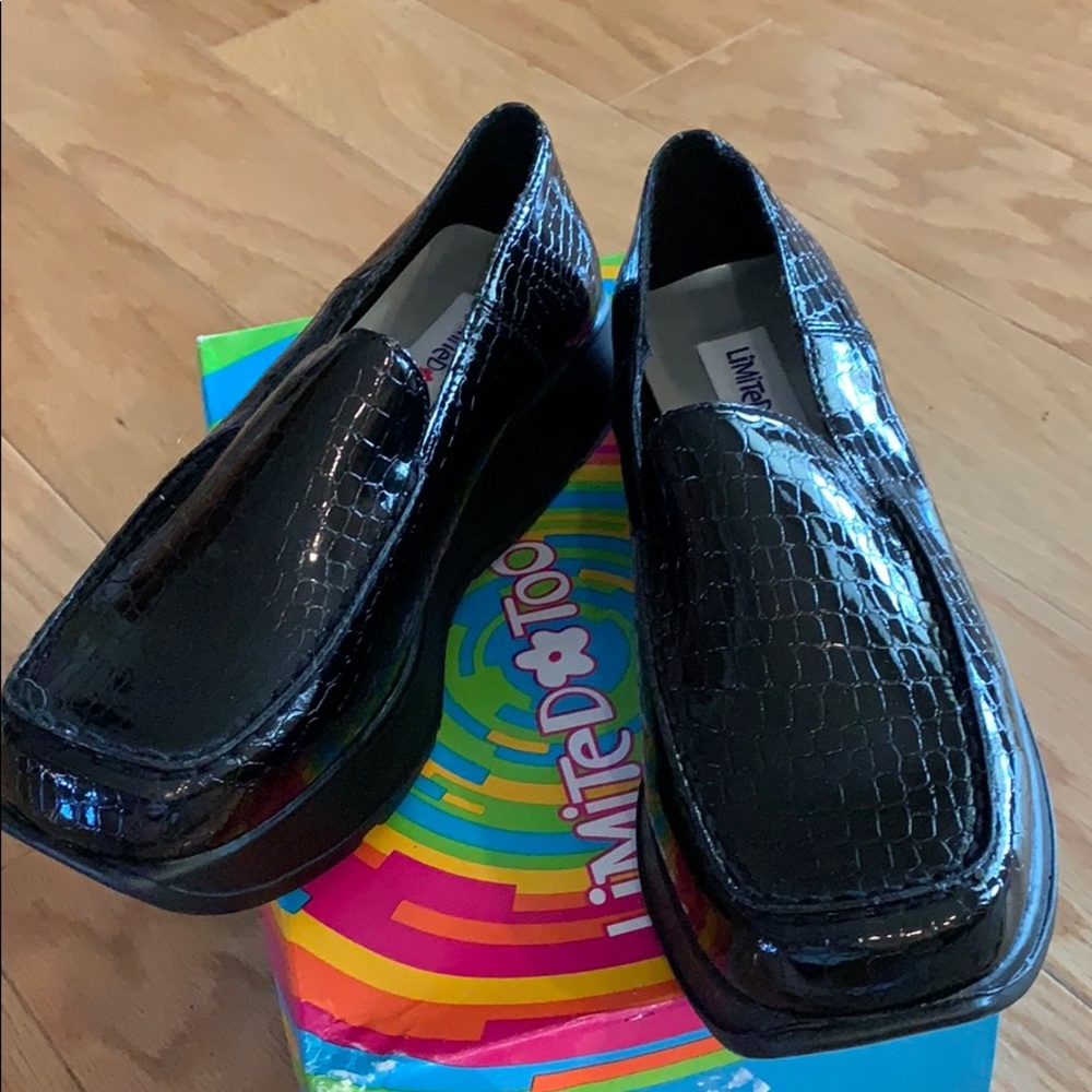 Girls shoes